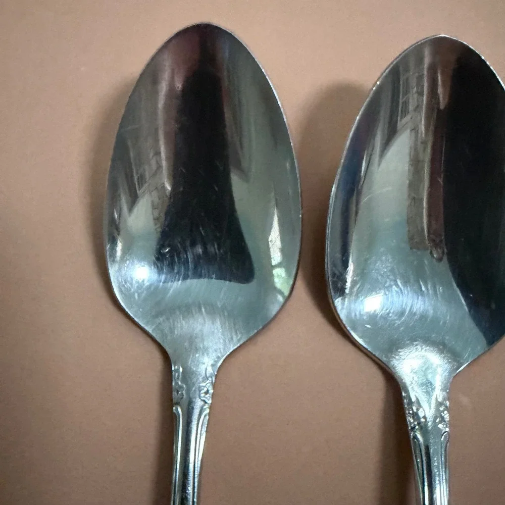 Oneida Chateau Stainless Steel Teaspoons Set of 8 USA 6 Inch Flatware Silverware